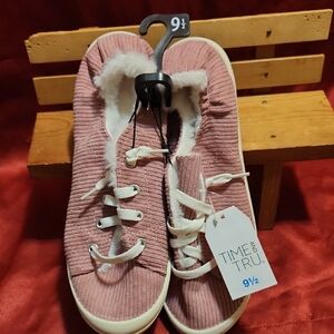 Time and Tru Women's Pink Shoes *New without Tags size 9.5*
